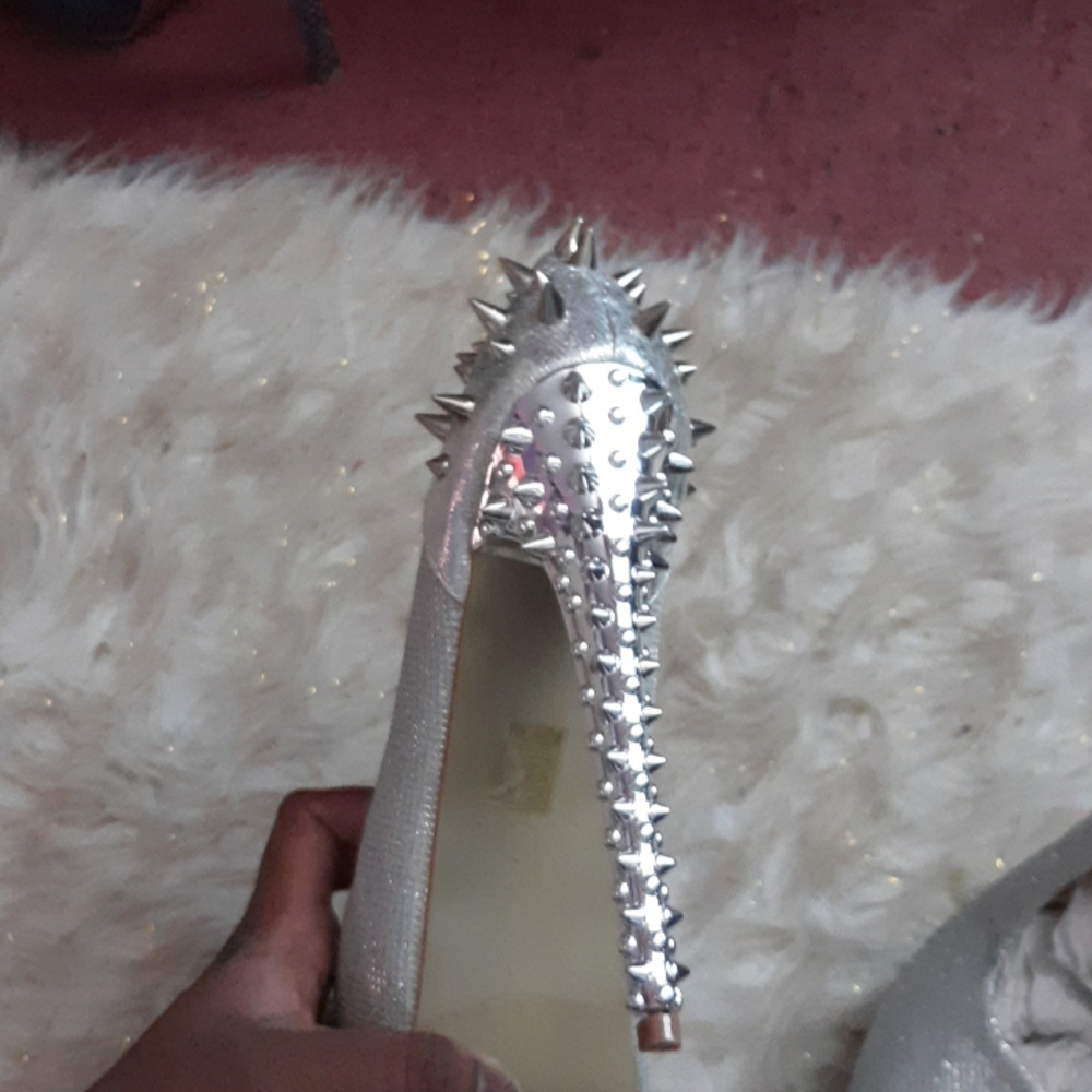 Shoes - Picture 2 of 2